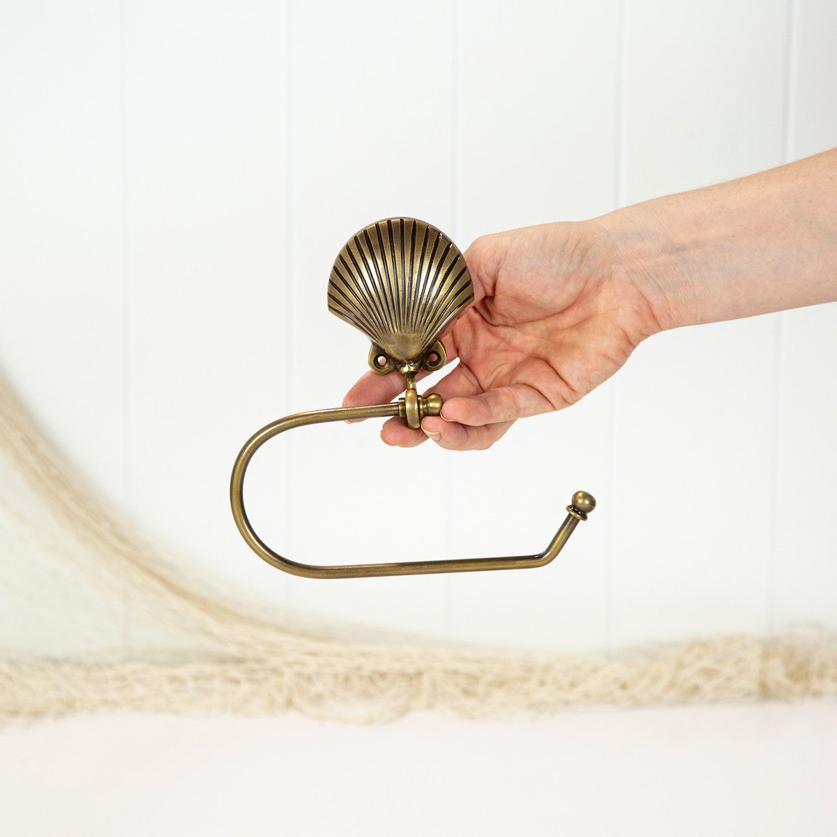 Loo Roll Holder - Scallop Shell