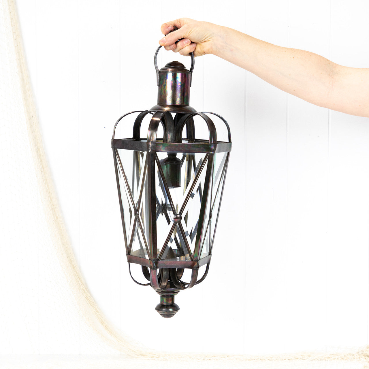 Colonial Hanging Light (L) #108